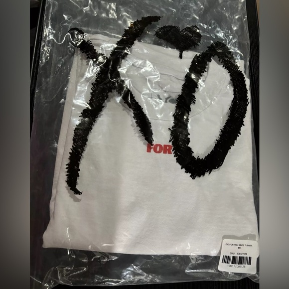 NWB/NWT• XO The Weekend ‘Die For You’ T-Shirt•Lightening Bolt Back•White Med - Picture 4 of 5